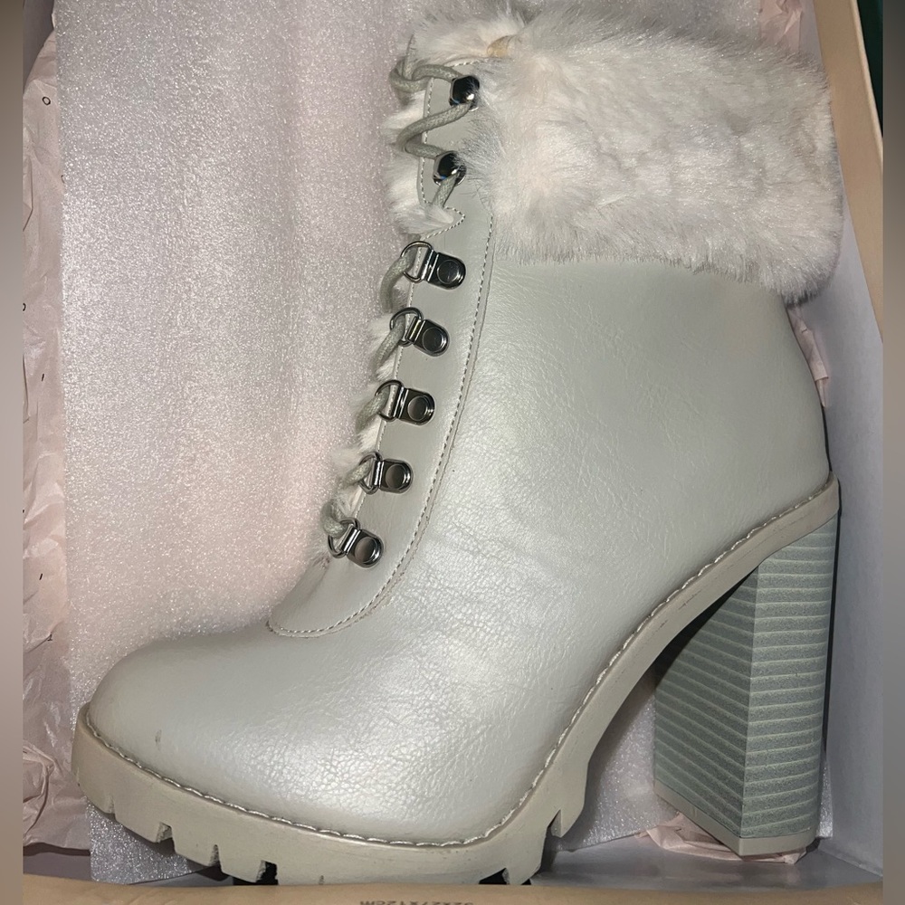 BCBGeneration Pelica Bootie